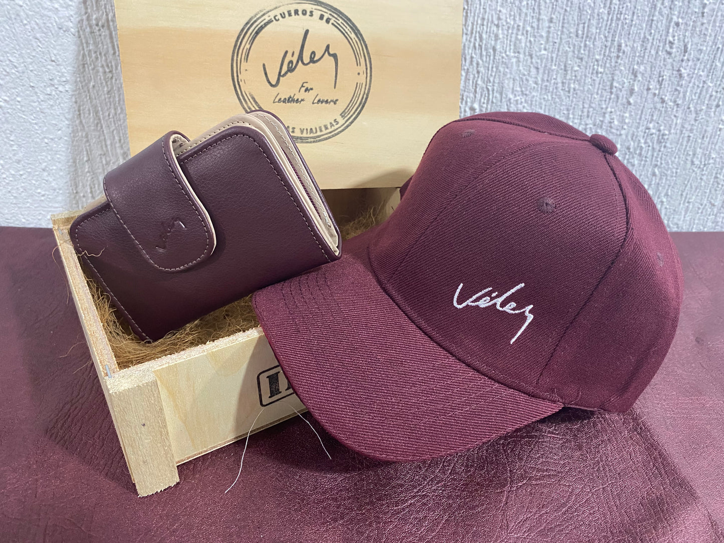 Duo Dama Gorra + Billetera Velez (se envía con estuche)