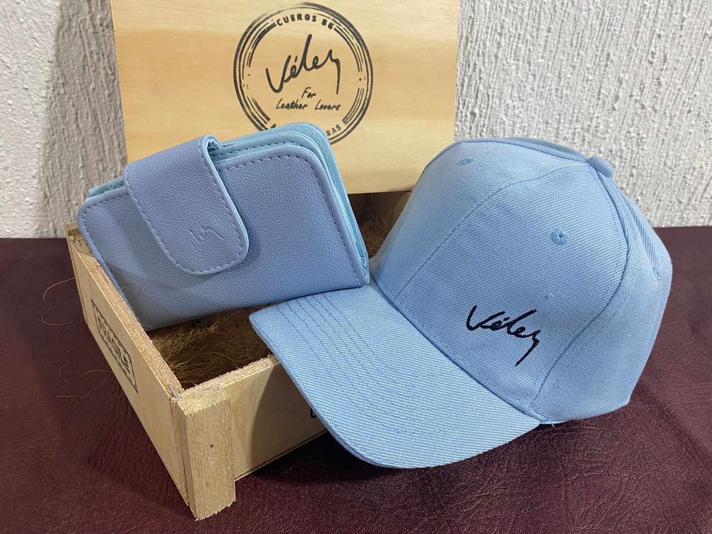 Duo Dama Gorra + Billetera Velez (se envía con estuche)