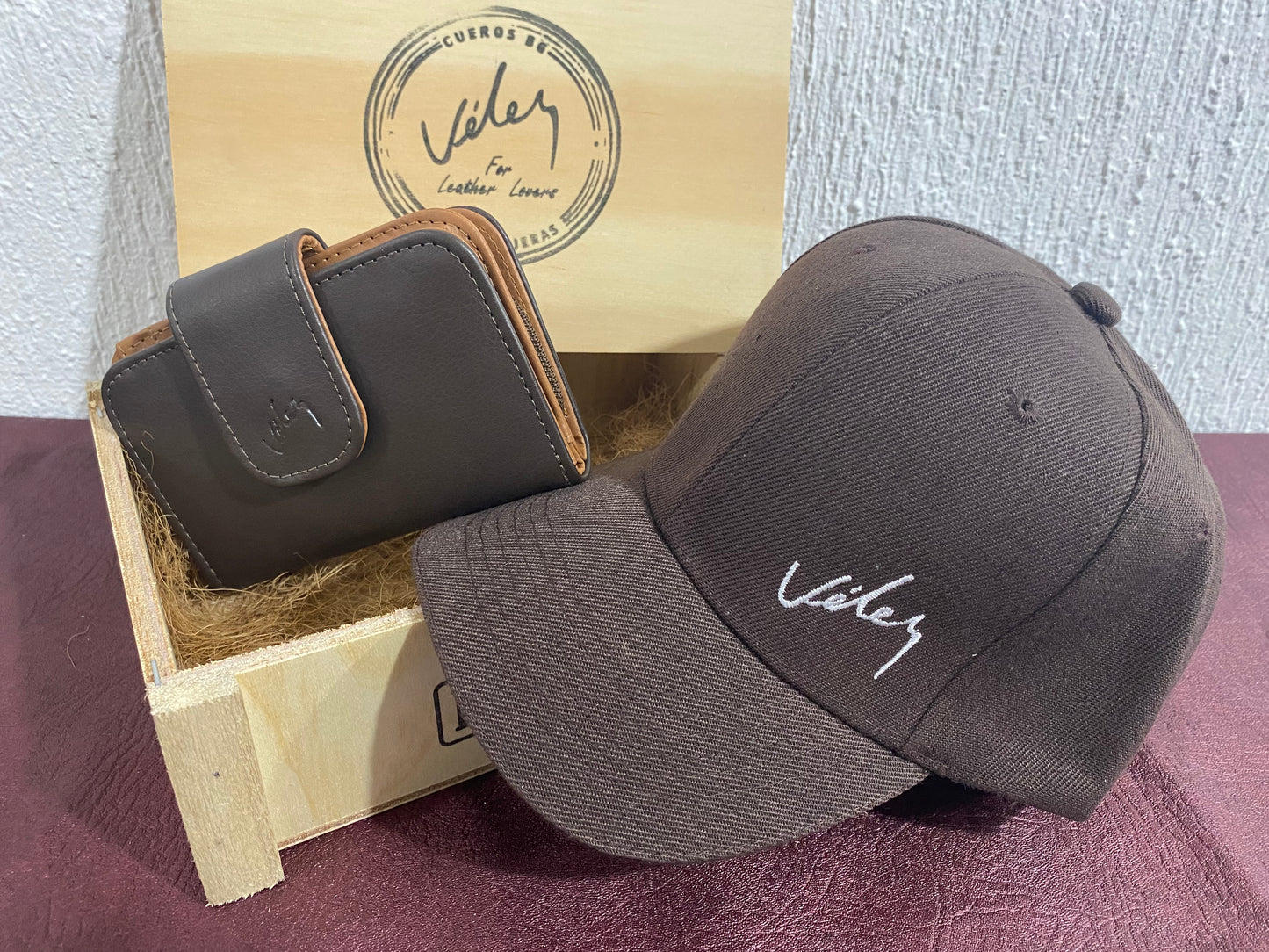 Duo Dama Gorra + Billetera Velez (se envía con estuche)