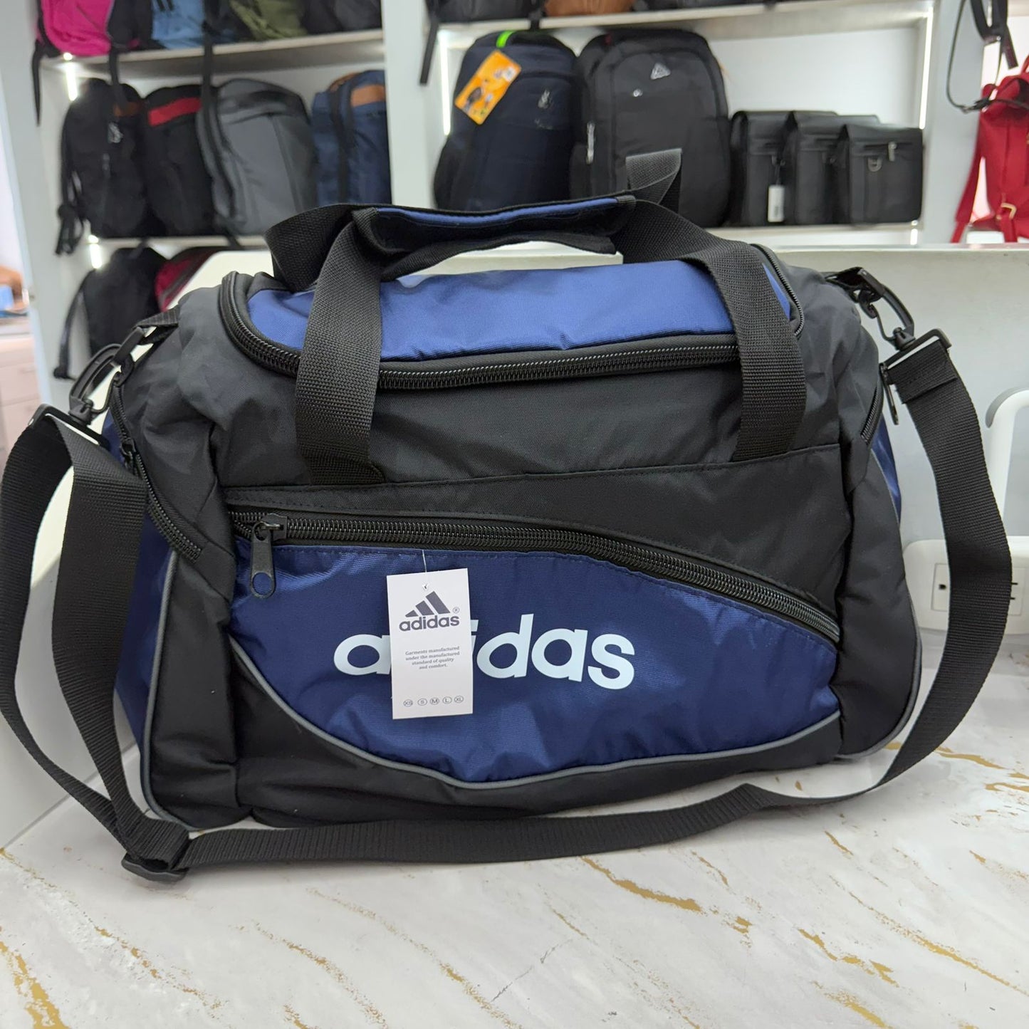 GUAYERA  VIAJERA ADIDAS 53X 35CM mediana