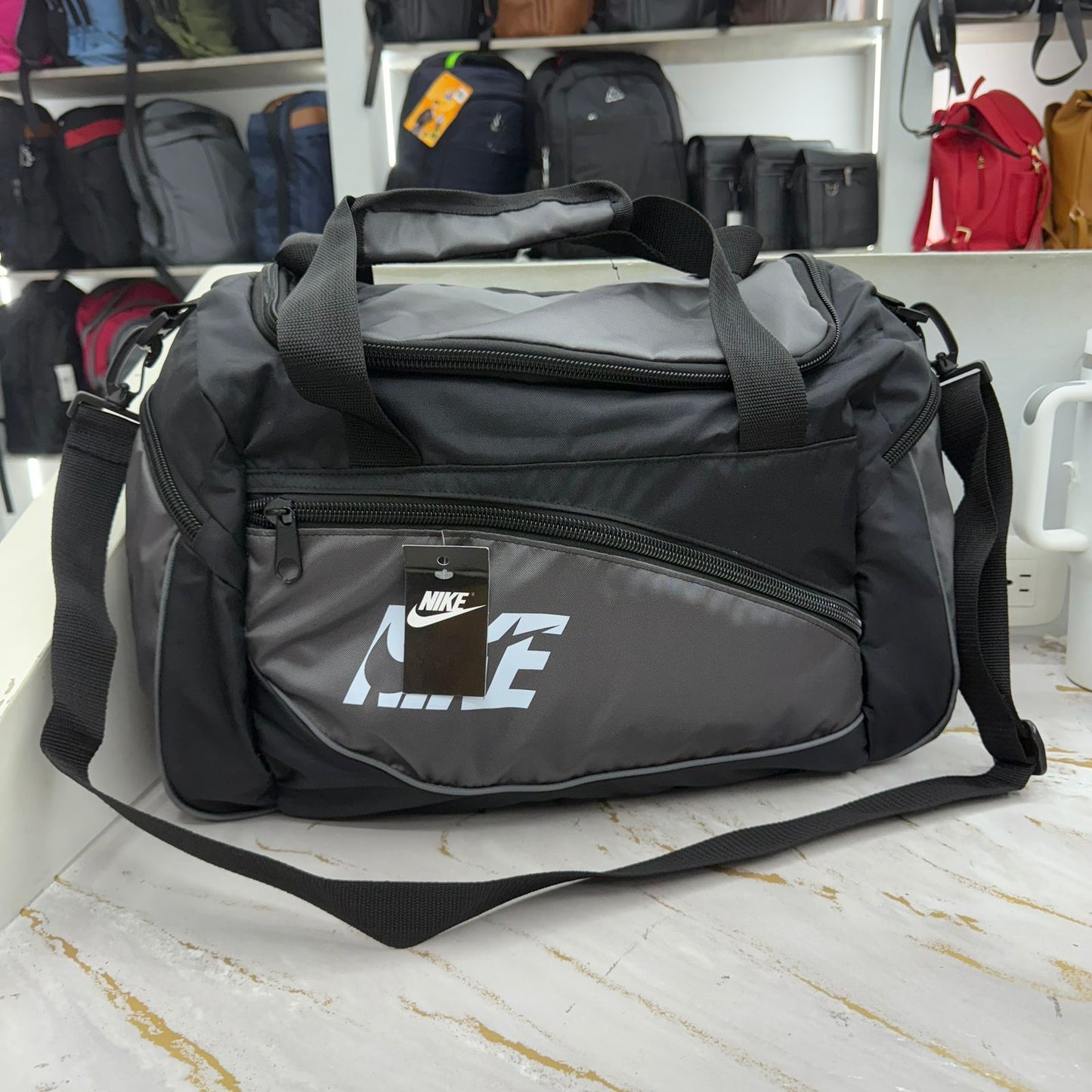 GUAYERA VIAJERA NIKE 45X35 CM PEQUEÑO