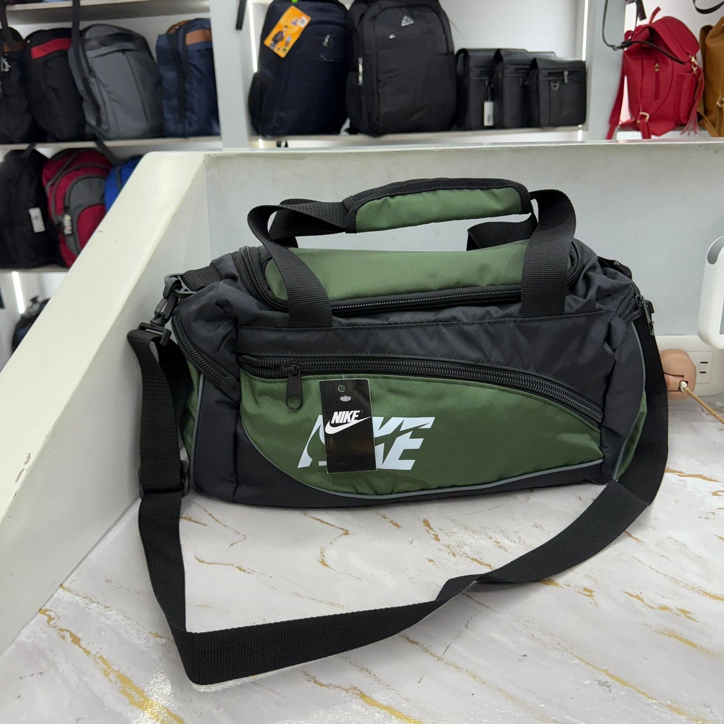 GUAYERA VIAJERA NIKE 45X35 CM PEQUEÑO
