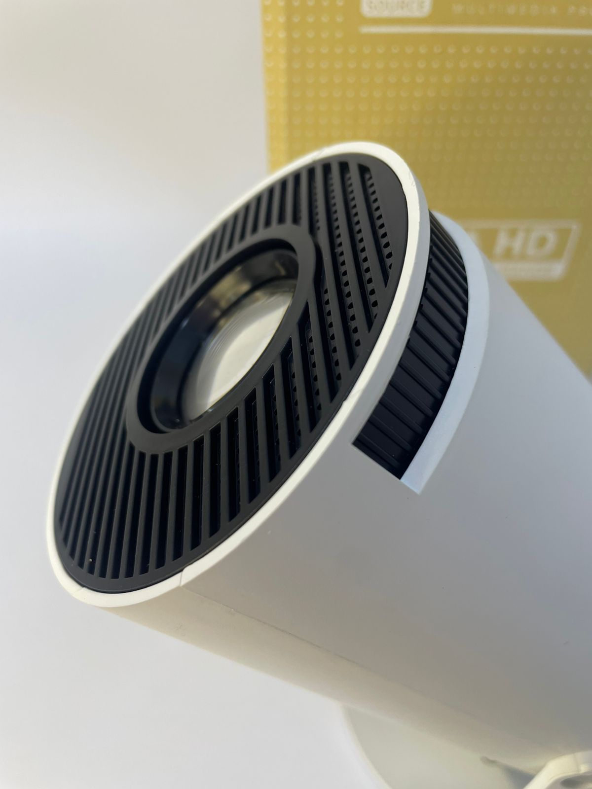 PROYECTOR HY300 CON MAGIS