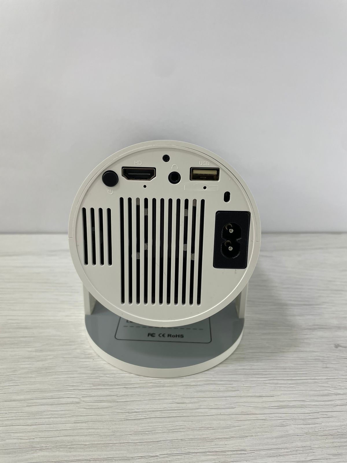 PROYECTOR HY300 CON MAGIS